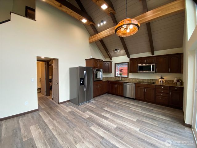 313 Sand Dune Avenue NW, Ocean Shores, WA 98569