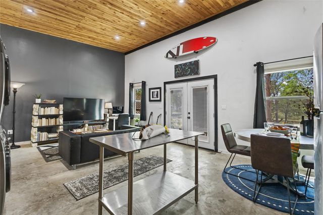 124 Valley Creek DR, Cedar Creek, TX 78612