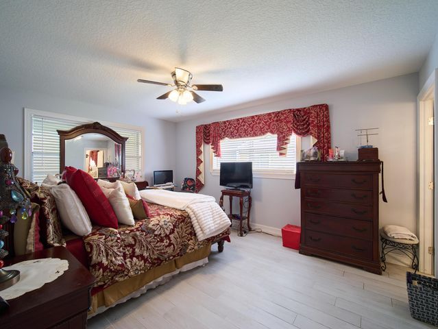 133 Lake Olive Drive, West Palm Beach, FL 33411