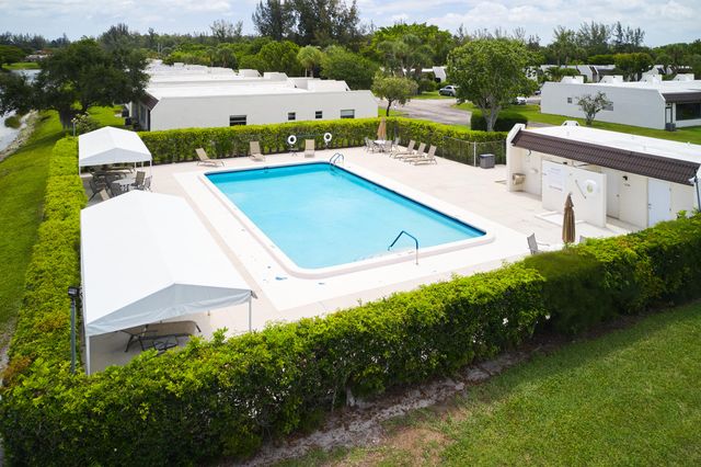 133 Lake Olive Drive, West Palm Beach, FL 33411