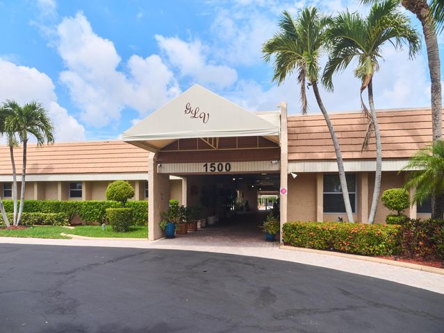 133 Lake Olive Drive, West Palm Beach, FL 33411