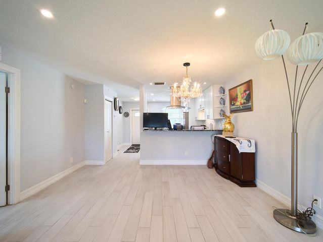 133 Lake Olive Drive, West Palm Beach, FL 33411