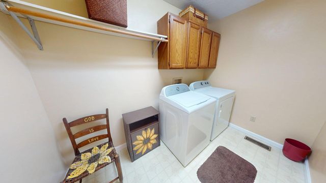 175 Castleton Cv, Paris, TN 38242
