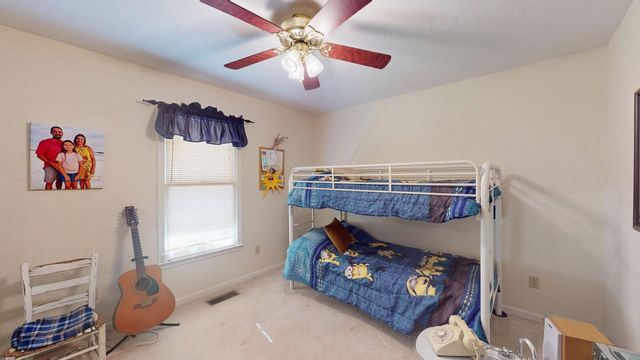 175 Castleton Cv, Paris, TN 38242