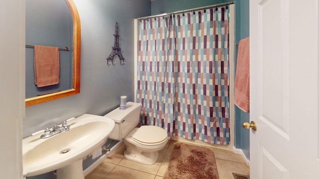 175 Castleton Cv, Paris, TN 38242