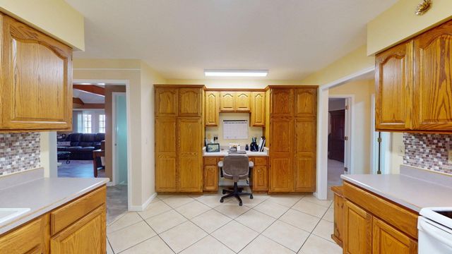 175 Castleton Cv, Paris, TN 38242
