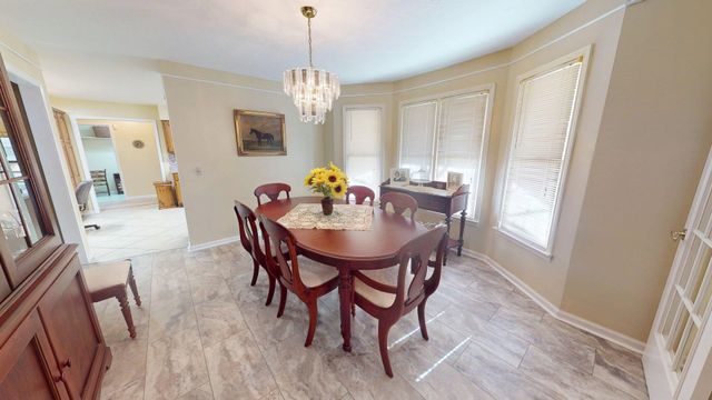 175 Castleton Cv, Paris, TN 38242