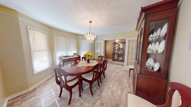 175 Castleton Cv, Paris, TN 38242