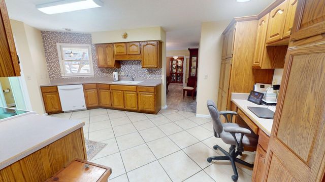 175 Castleton Cv, Paris, TN 38242