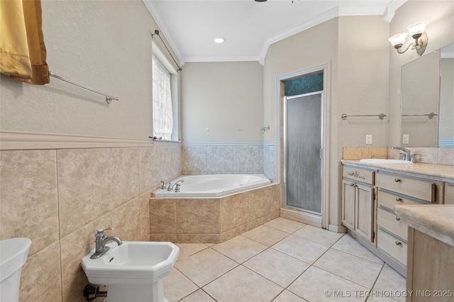 1717 Red Oak Street, Ardmore, OK 73401