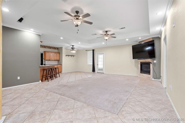 1717 Red Oak Street, Ardmore, OK 73401