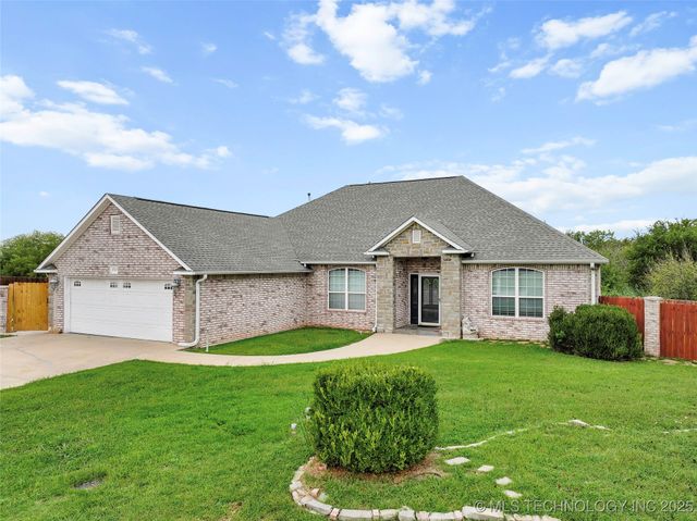 1717 Red Oak Street, Ardmore, OK 73401