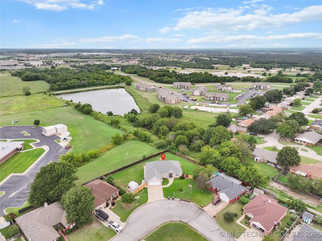 1717 Red Oak Street, Ardmore, OK 73401