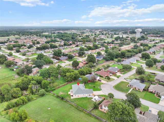 1717 Red Oak Street, Ardmore, OK 73401