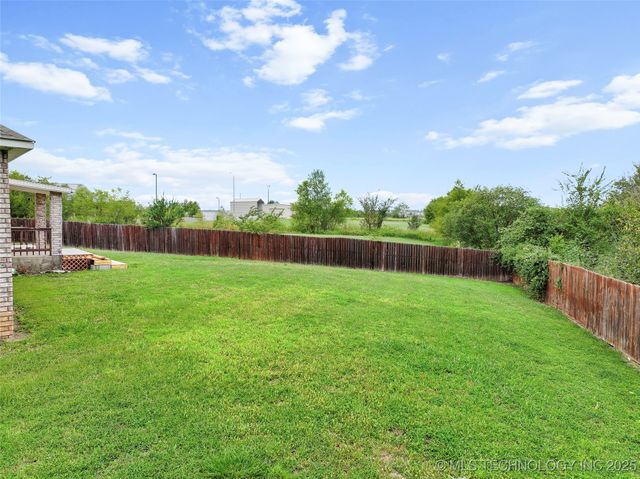 1717 Red Oak Street, Ardmore, OK 73401
