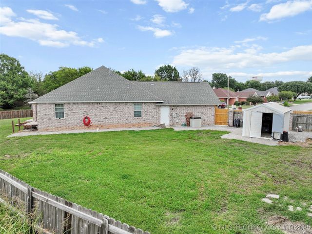 1717 Red Oak Street, Ardmore, OK 73401