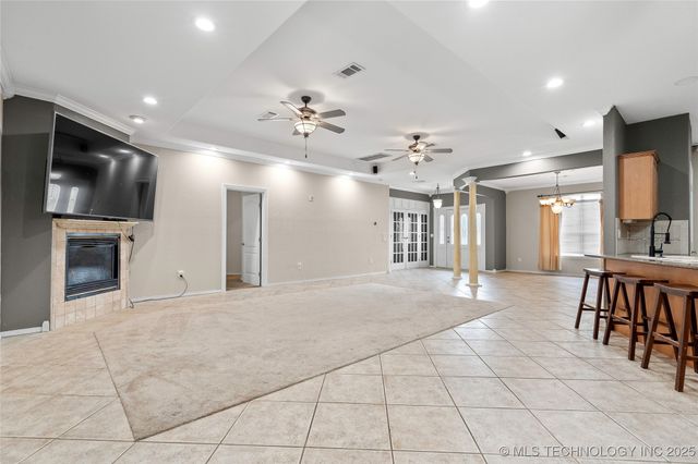 1717 Red Oak Street, Ardmore, OK 73401