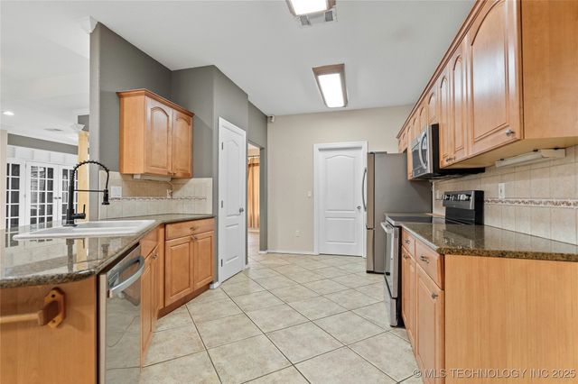 1717 Red Oak Street, Ardmore, OK 73401