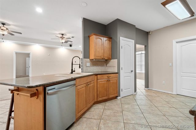 1717 Red Oak Street, Ardmore, OK 73401