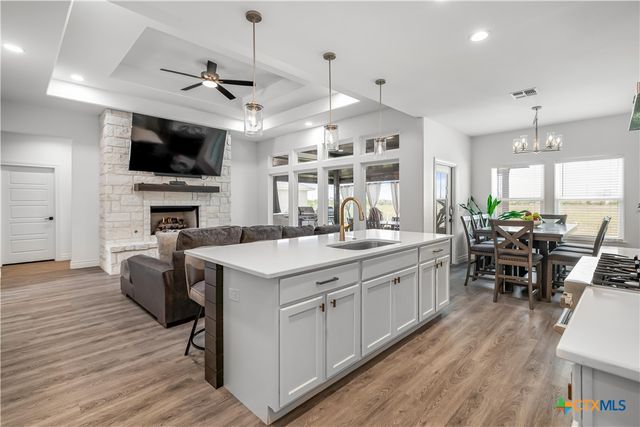 504 Town Hall Lane, Victoria, TX 77904