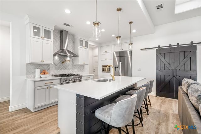 504 Town Hall Lane, Victoria, TX 77904