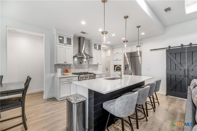 504 Town Hall Lane, Victoria, TX 77904