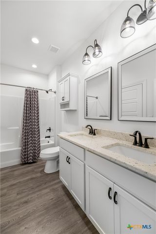 504 Town Hall Lane, Victoria, TX 77904