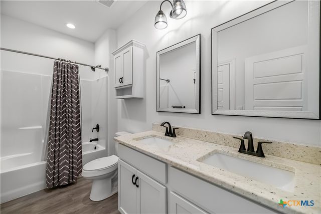 504 Town Hall Lane, Victoria, TX 77904