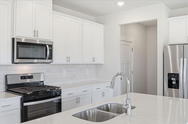 226 Abraham Way, Boiling Springs, SC 29316