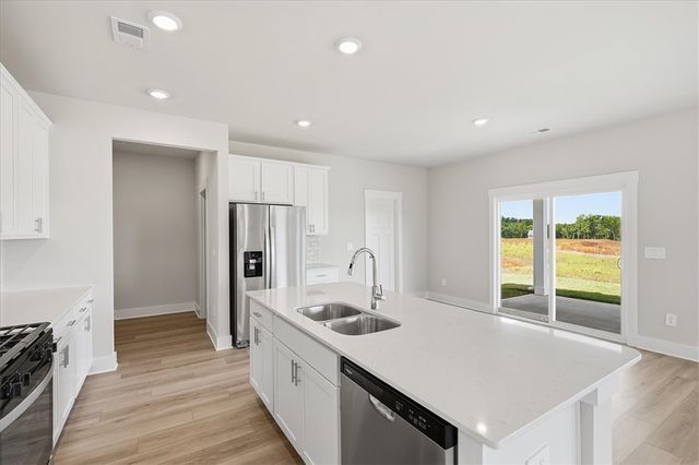 226 Abraham Way, Boiling Springs, SC 29316
