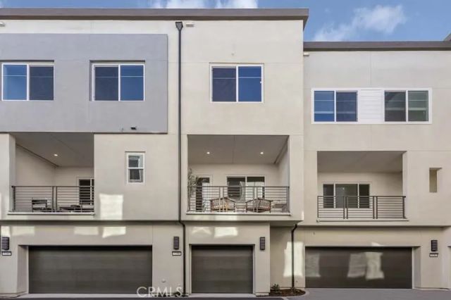 7255 Aura Circle, Huntington Beach, CA 92647