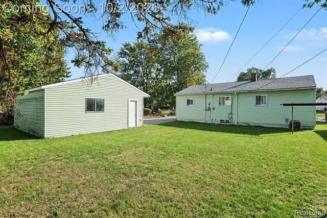 11939 Waiteley Drive, Sterling Heights, MI 48313