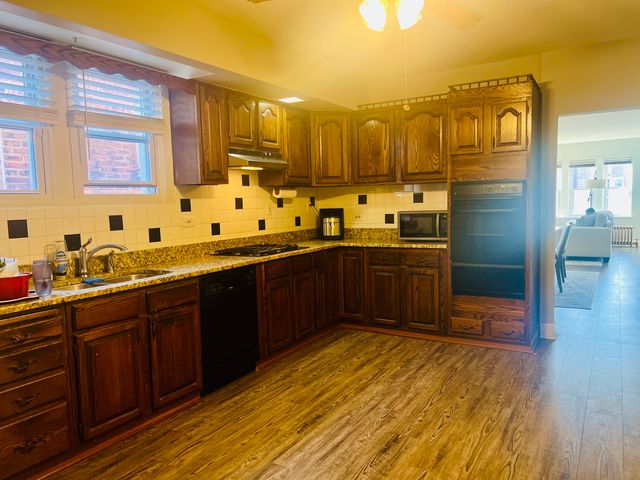 1827 Gunderson Avenue TWO, Berwyn, IL 60402