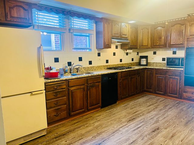 1827 Gunderson Avenue TWO, Berwyn, IL 60402