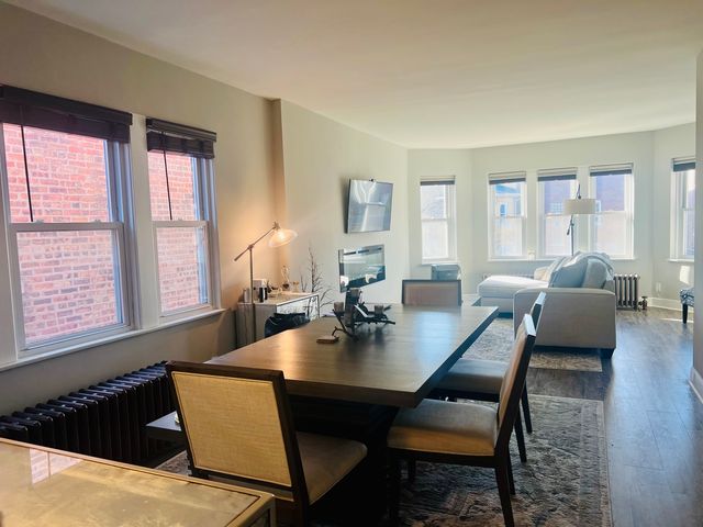 1827 Gunderson Avenue TWO, Berwyn, IL 60402