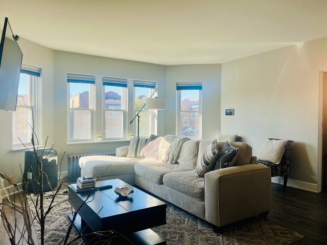 1827 Gunderson Avenue TWO, Berwyn, IL 60402