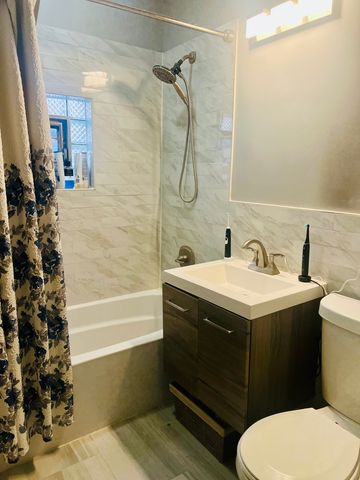 1827 Gunderson Avenue TWO, Berwyn, IL 60402