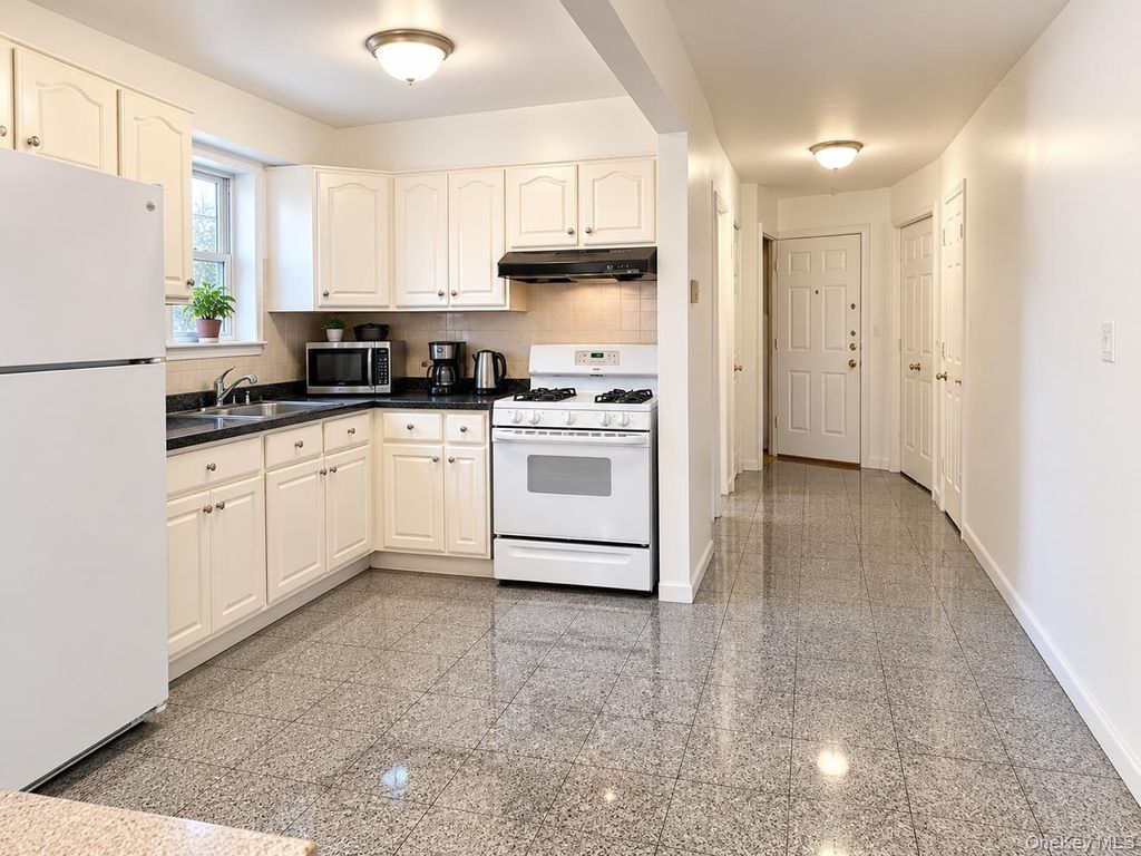 4177 SUMMIT, Flushing, NY 11355 — photo 3