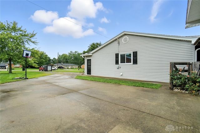 3746 Sterling Drive, Franklin, OH 45005
