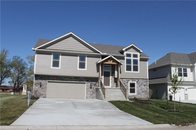 1640 Shadow Drive, Leavenworth, KS 66048