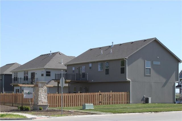 1640 Shadow Drive, Leavenworth, KS 66048