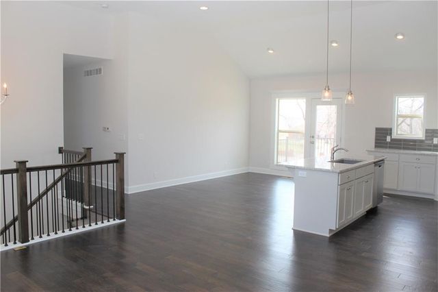 1640 Shadow Drive, Leavenworth, KS 66048