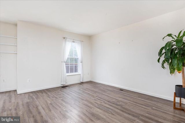 1301 PENDLETON LN, Strasburg, VA 22657