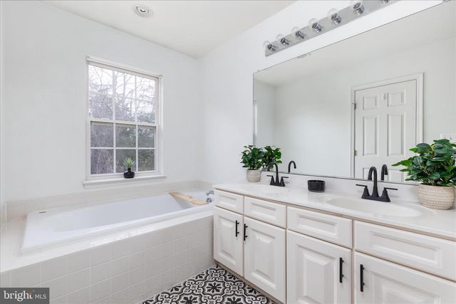 1301 PENDLETON LN, Strasburg, VA 22657