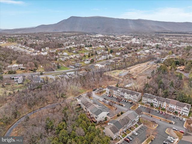 1301 PENDLETON LN, Strasburg, VA 22657