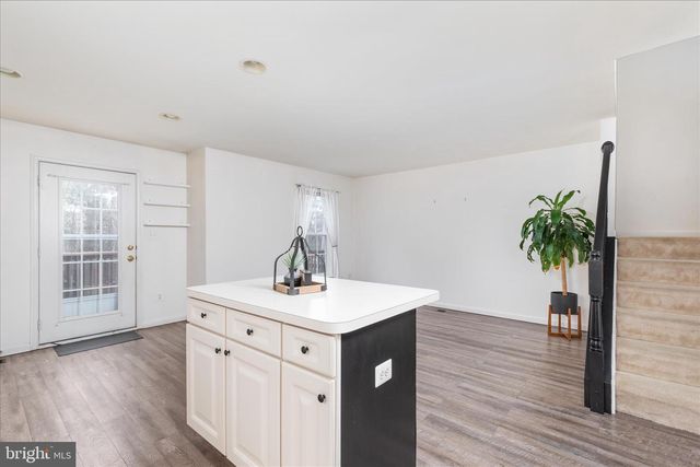 1301 PENDLETON LN, Strasburg, VA 22657