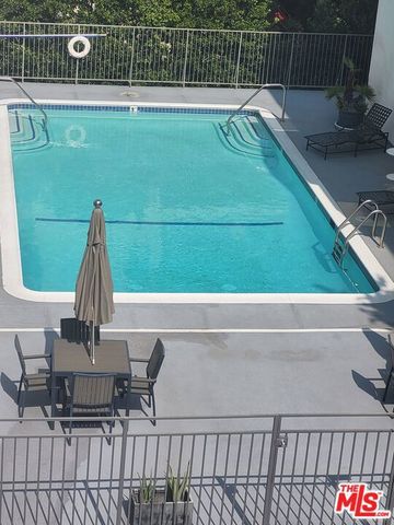 960 Larrabee Street 310, West Hollywood, CA 90069