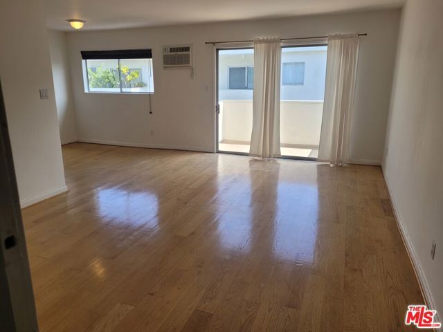 960 Larrabee Street 310, West Hollywood, CA 90069