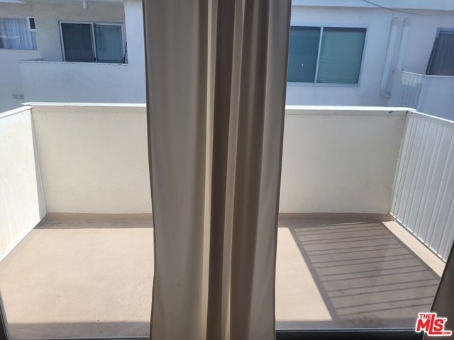 960 Larrabee Street 310, West Hollywood, CA 90069
