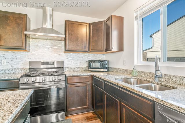 6811 Chandler Drive, Van Buren Charter Township, MI 48111